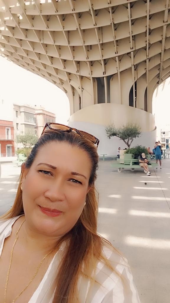 613416490: Chica busca chico en Sevilla