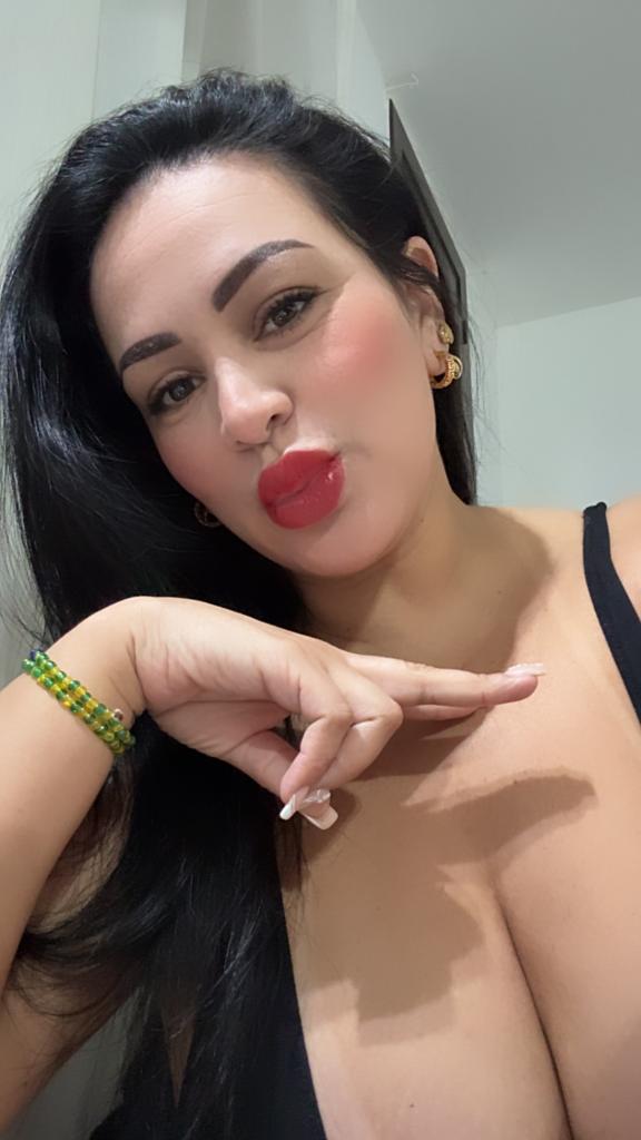 663338682: Chica busca chico en Barcelona