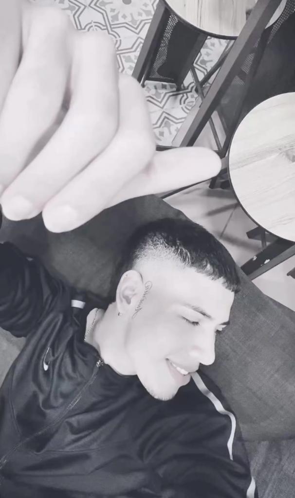 697625075: Chico busca chica en Sevilla