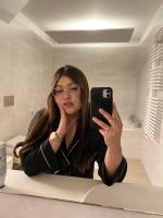 610785033: Chica busca chico en Barcelona