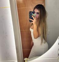 624720299: Chica busca chico en Sevilla