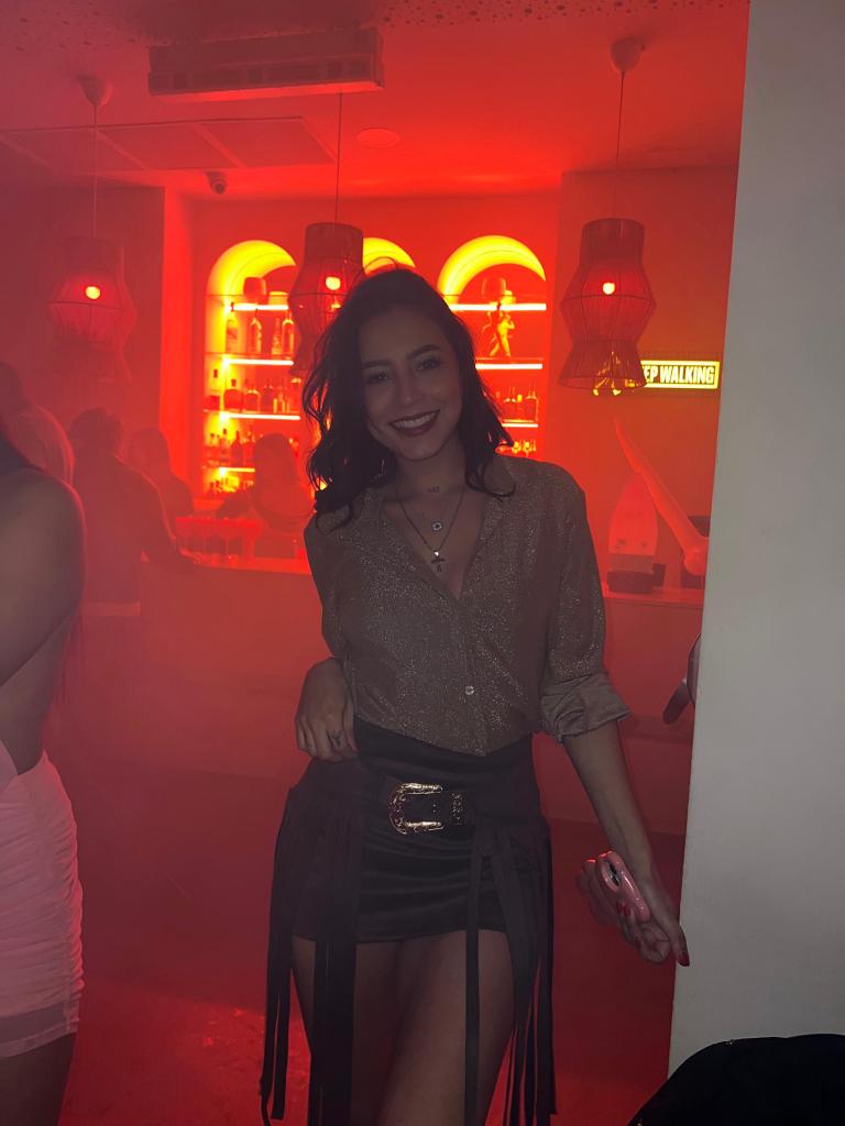 Chica busca chico en Granada: 