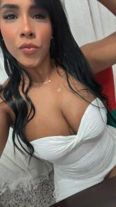 673069426: Chica busca chico en Sevilla