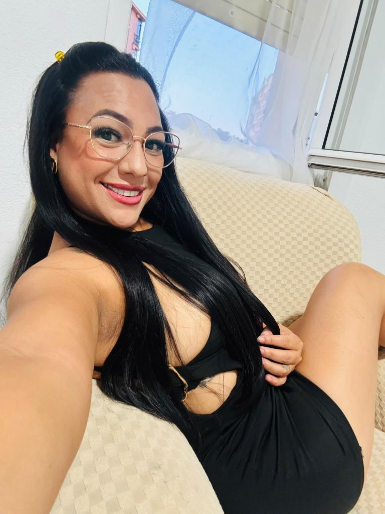 Chica busca chico en Granada: 