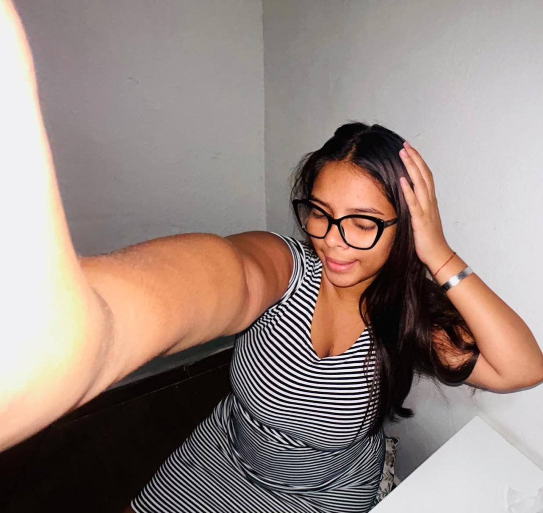 631885184: Chica busca chico en Murcia