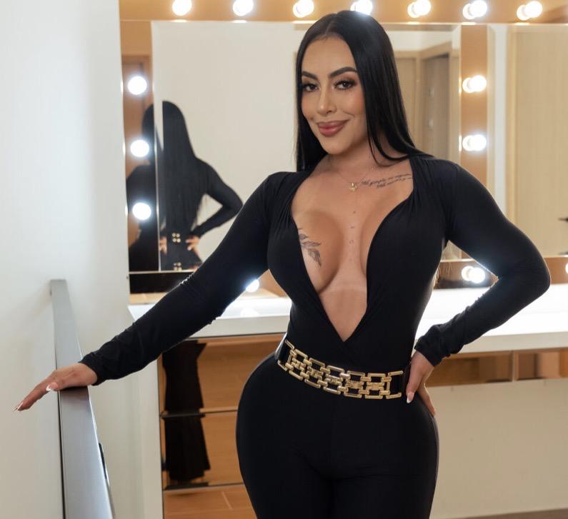 677375106: Chica busca chico en Barcelona