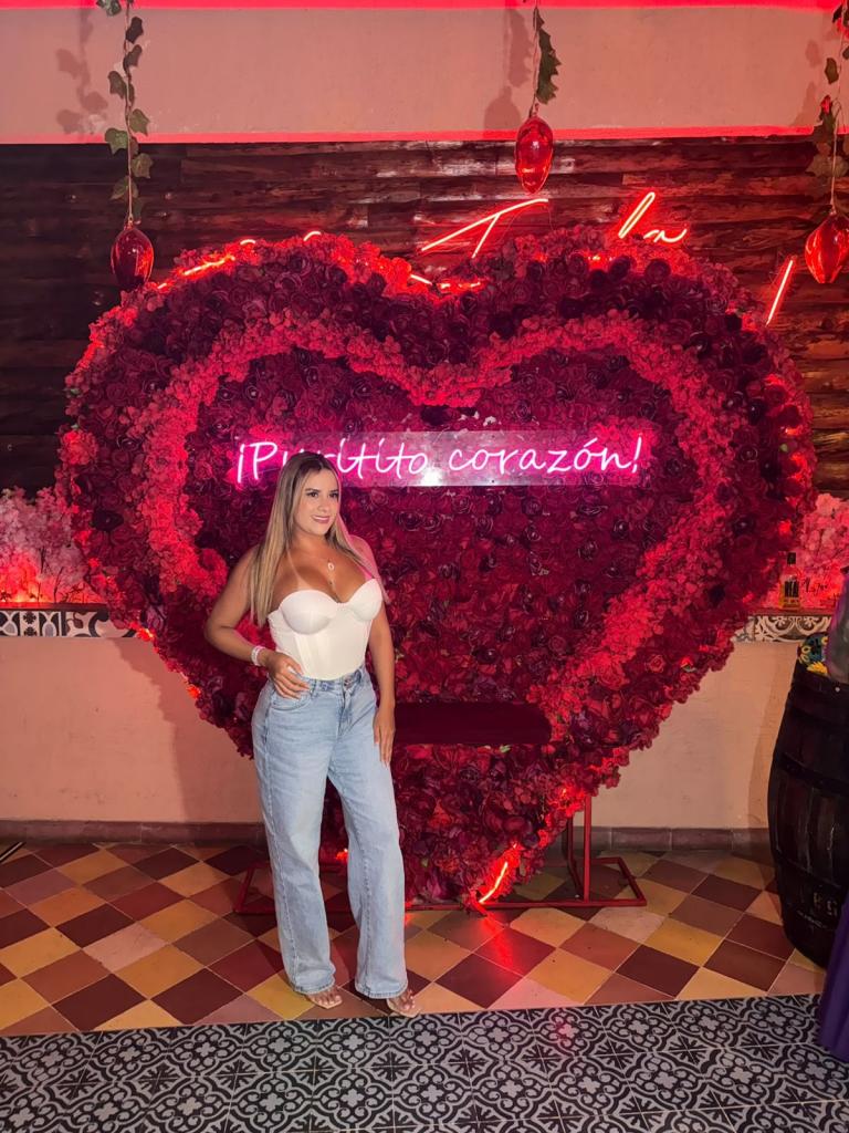 663199385: Chica busca chico en Barcelona