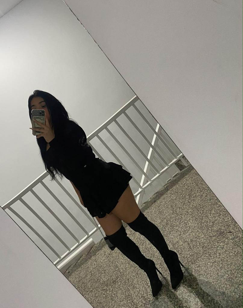 604176463: Chica busca chico en Tenerife