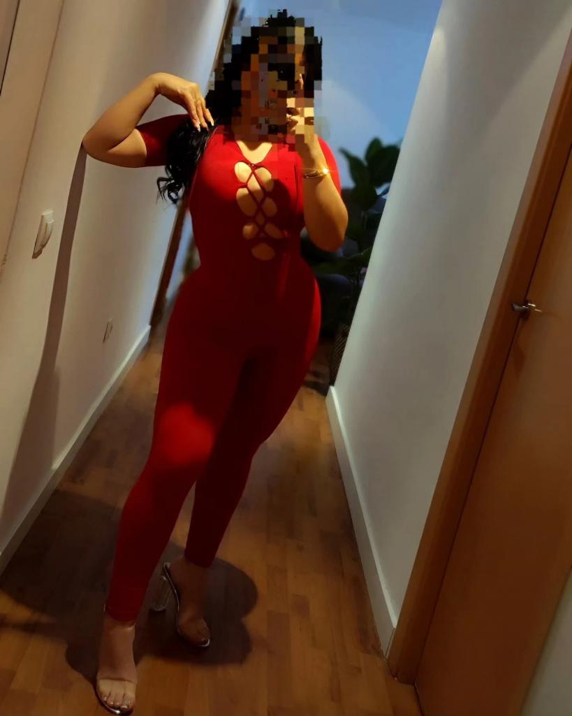 663251280: Chica busca chico en Tarragona