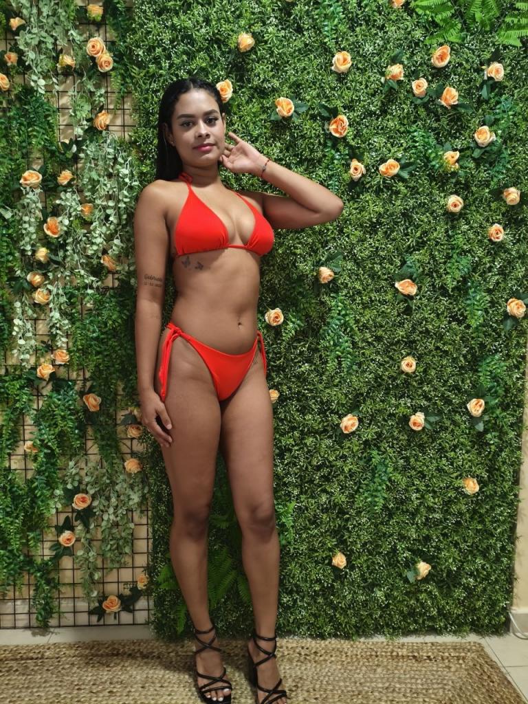 664874220: Chica busca chico en Madrid