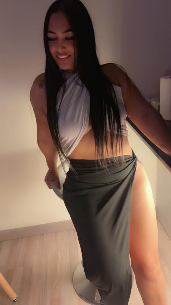 647014667: Chica busca chico en Granada