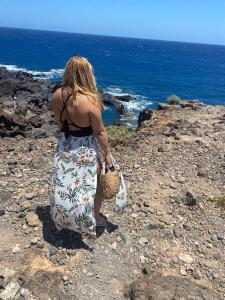 674864133: Chica busca chico en Tenerife