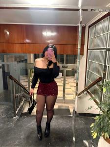 677181240: Chica busca chico en León