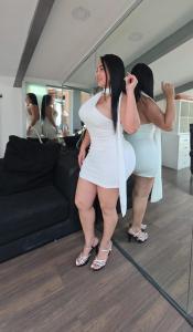 697695054: Chica busca chico en Barcelona