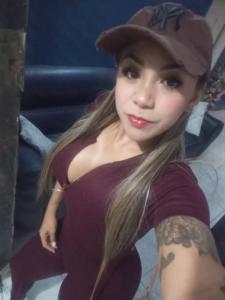 687555288: Chica busca chico en Barcelona