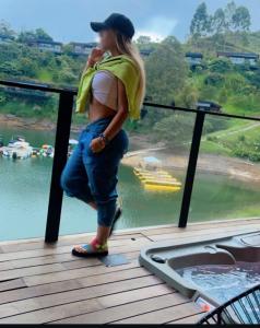 657464306: Chica busca chico en Sevilla