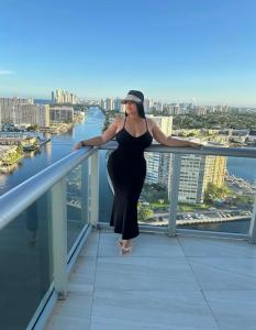 674315253: Chica busca chico en Cádiz