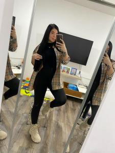 677375078: Chica busca chico en Barcelona