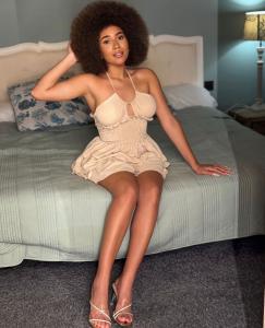 625084315: Chica busca chico en Sevilla