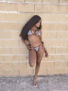 664874220: Chica busca chico en Madrid