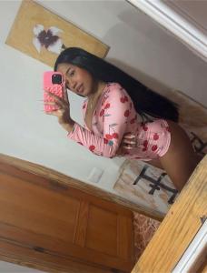 613499417: Chica busca chico en Tenerife