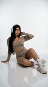 654490240: Chica busca chico en Madrid