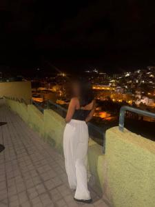 663188540: Chica busca chico en Barcelona
