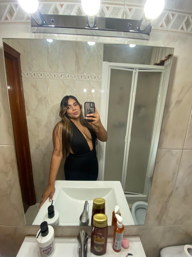 642276175: Chica busca chico en Sevilla