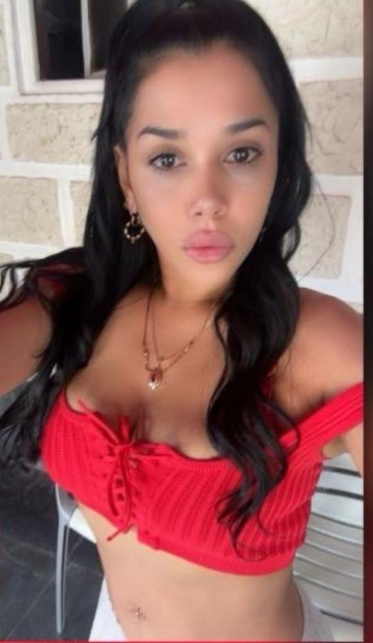 743065486: Chica busca chico en Gerona