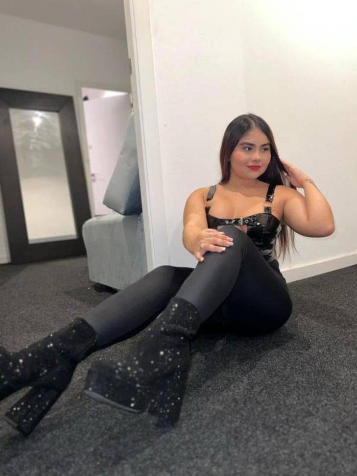 Chica busca chico en Almería: 