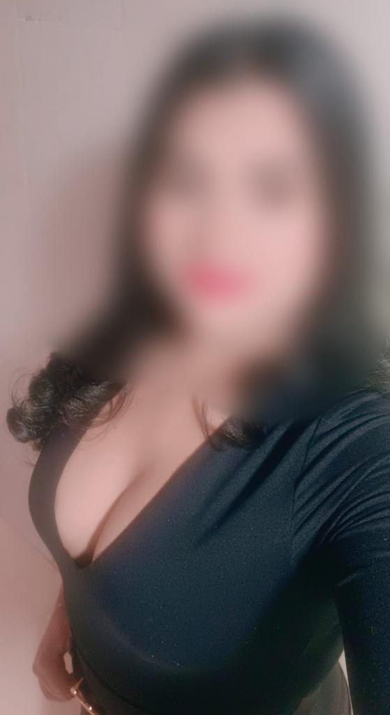 631413621: Chica busca chico en Madrid
