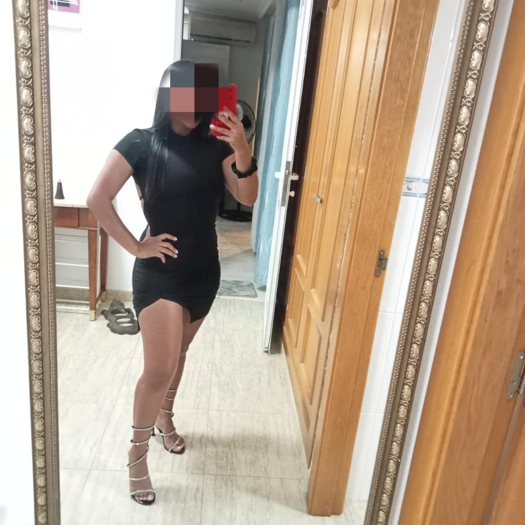 694227779: Chica busca chico en Sevilla