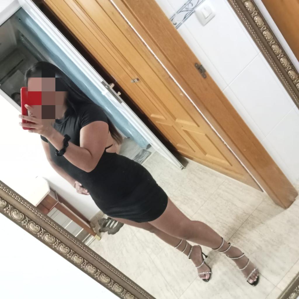 694227779: Chica busca chico en Sevilla
