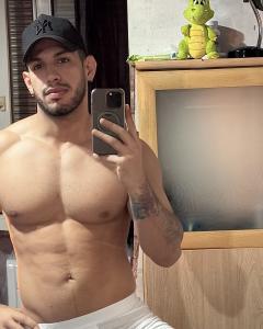 643852366: Chico busca chica en Sevilla