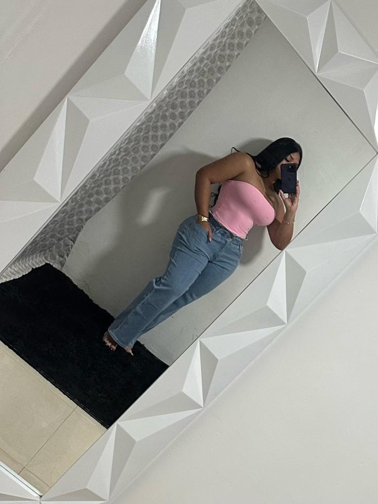 661472768: Chica busca chico en Málaga