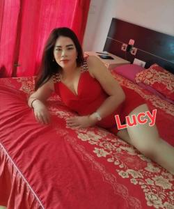 613694234: Chica busca chico en Barcelona