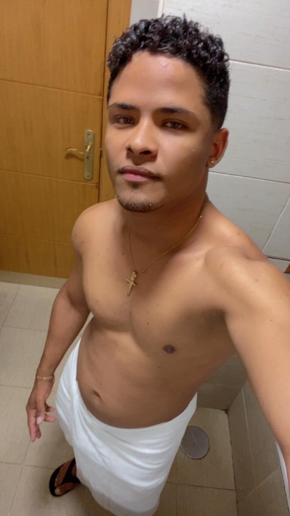 663421370: Chico busca chica en Madrid