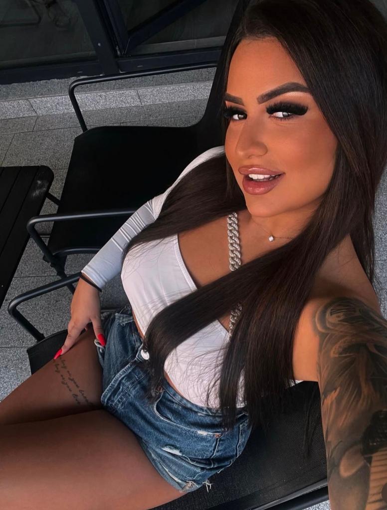 Chica busca chico en Almería: 