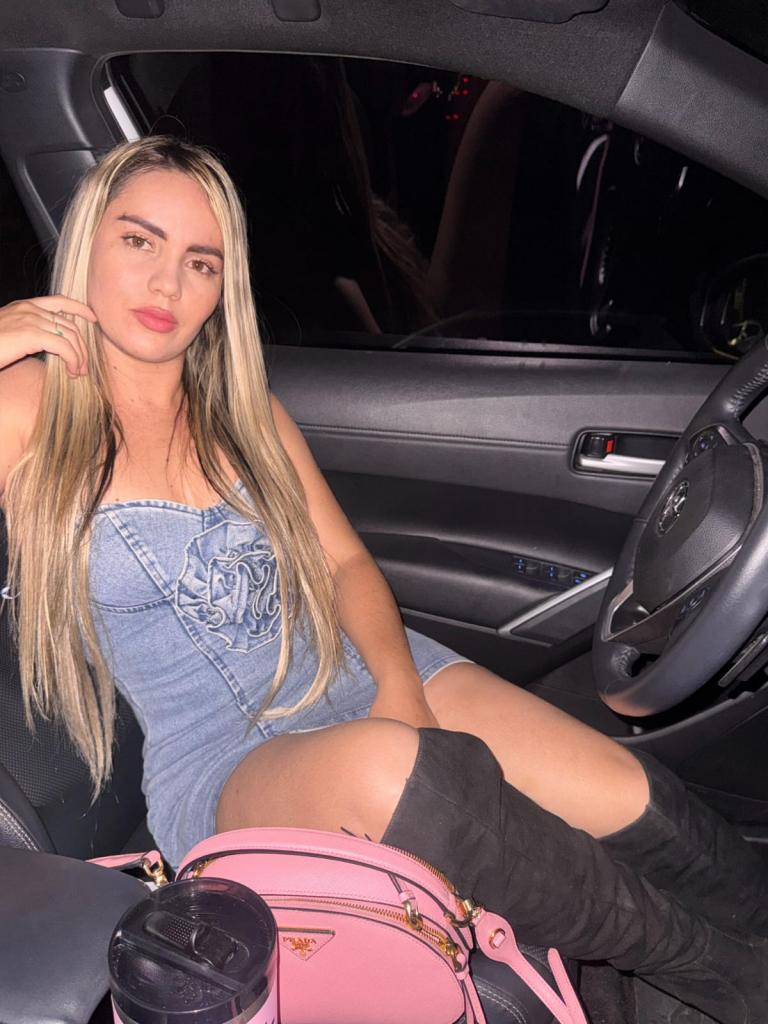 617746381: Chica busca chico en Madrid