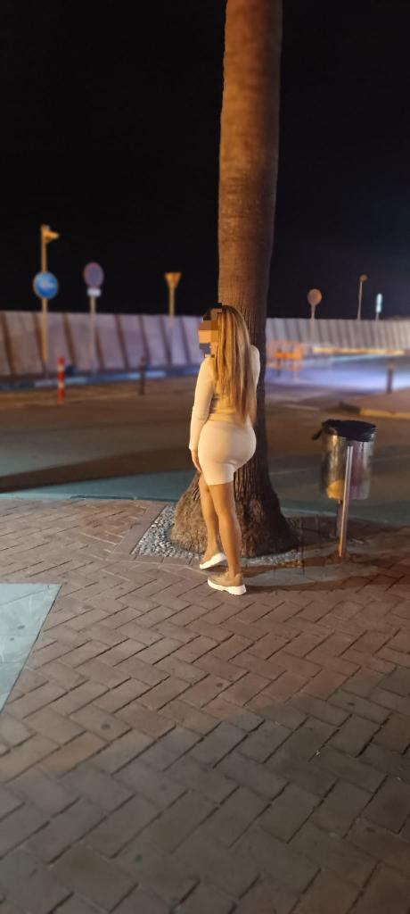 647163074: Chica busca chico en Málaga