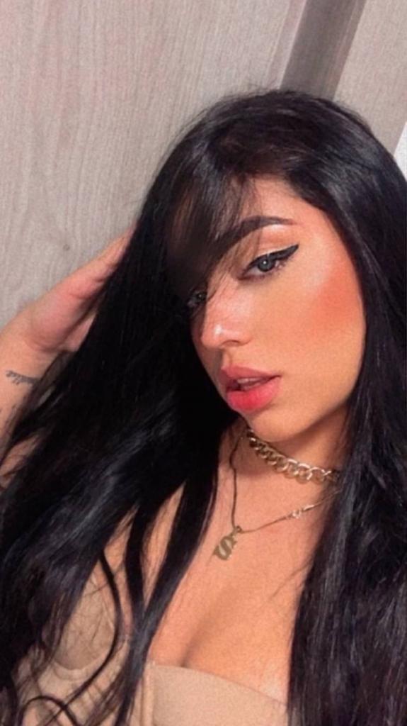 613450897: Chica busca chico en Barcelona