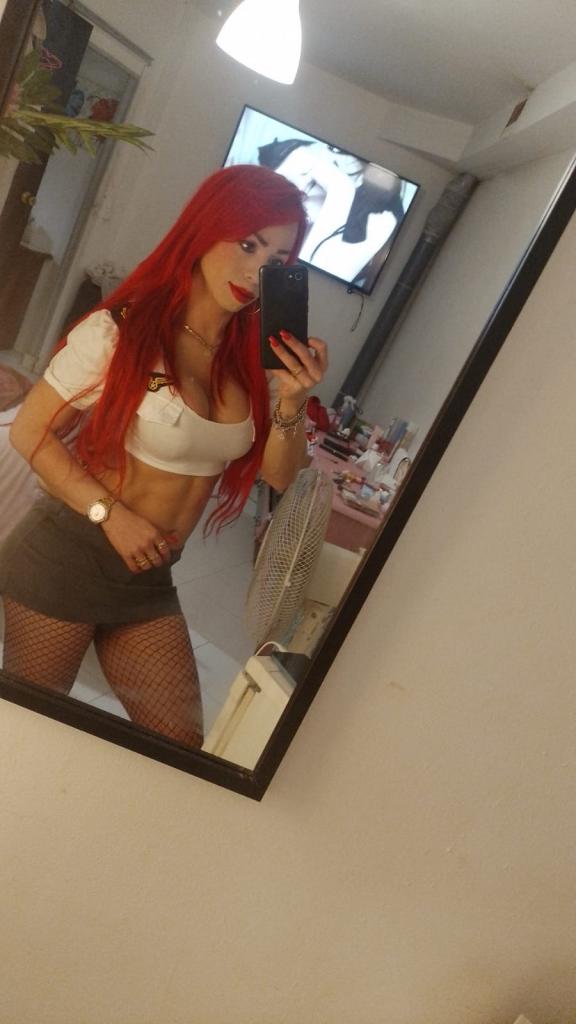 643235130: Transexual en La Coruña