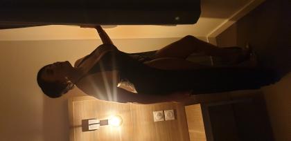 742098419: Chica busca chico en Granada