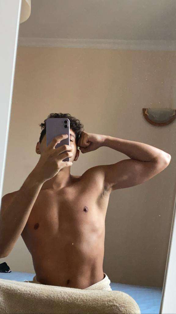 Chico busca chica en Las Palmas: 