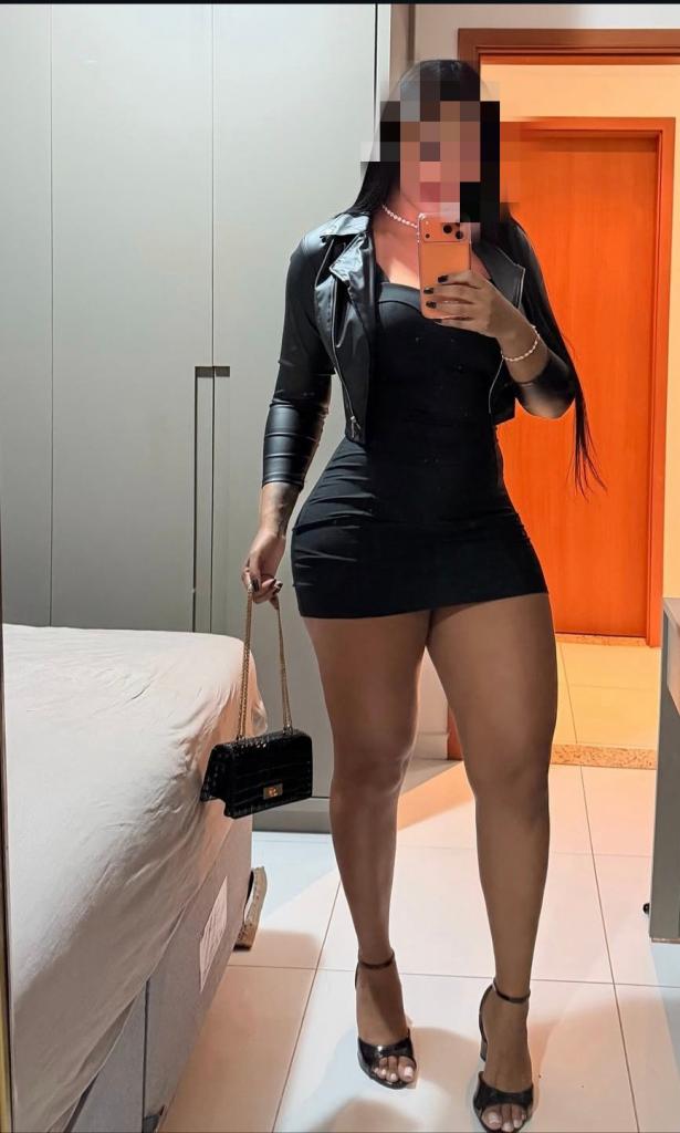 677240475: Chica busca chico en Orense