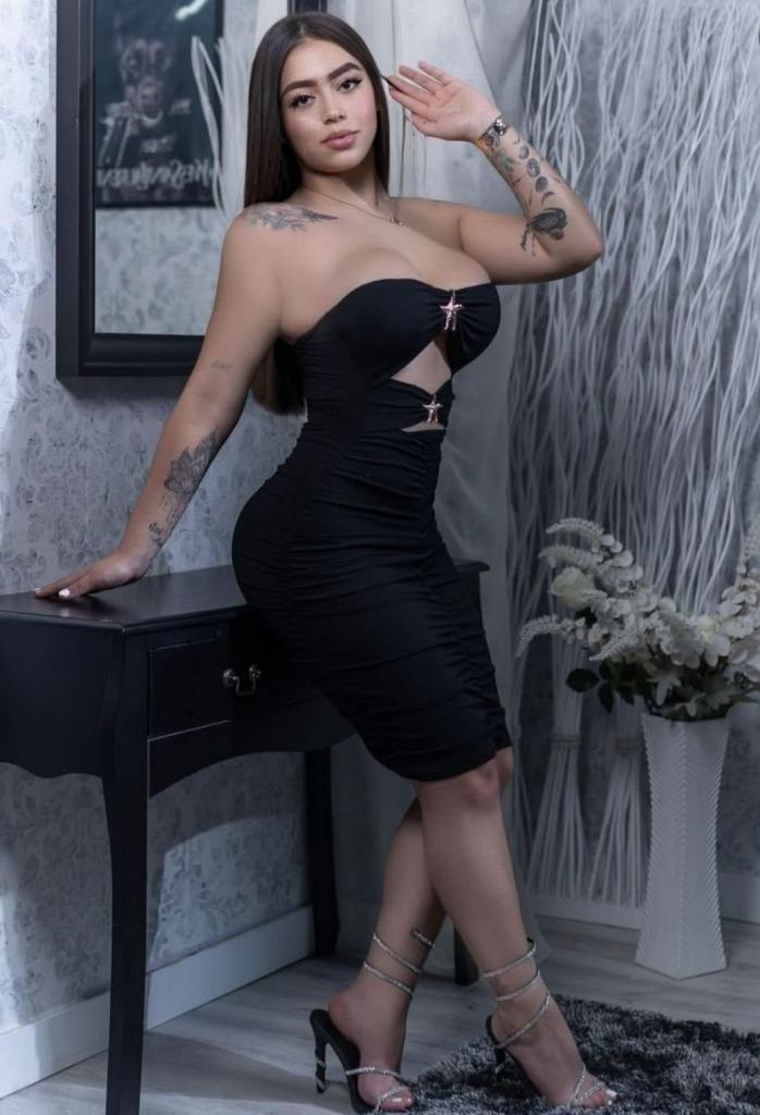 613450897: Chica busca chico en Barcelona