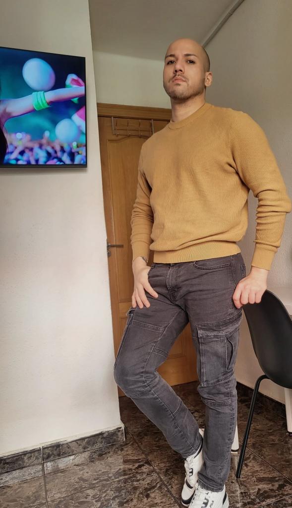 Chico busca chica en Valencia: 