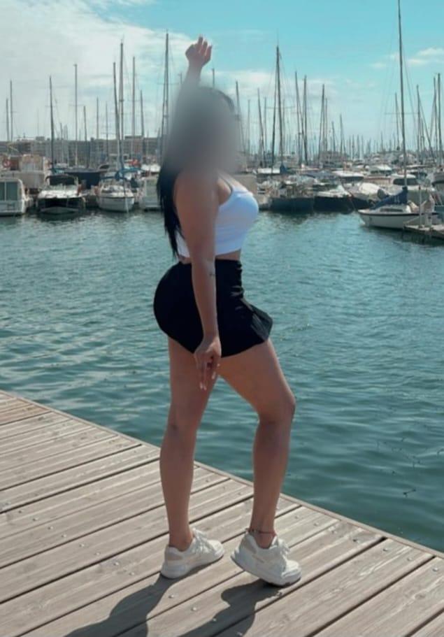 688394537: Chica busca chico en Madrid