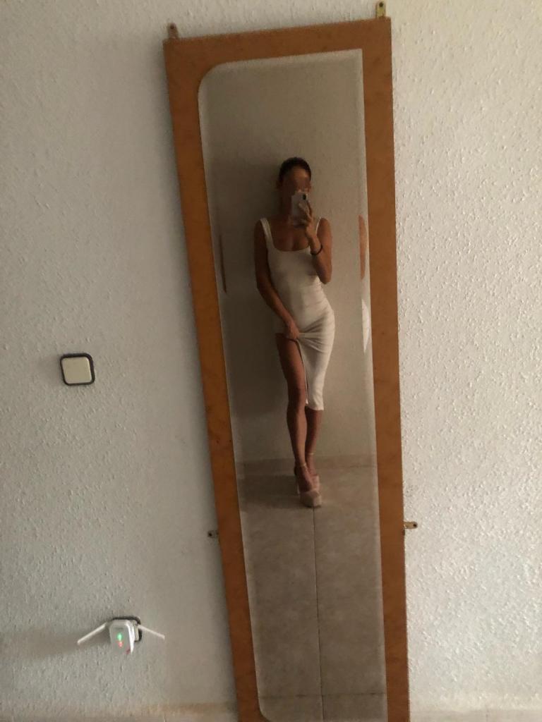 614083287: Chica busca chico en Madrid