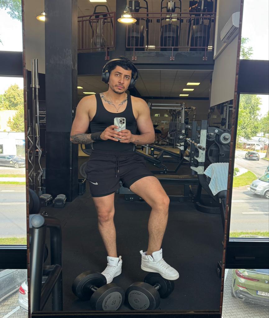 Chico busca chica en Granada: 